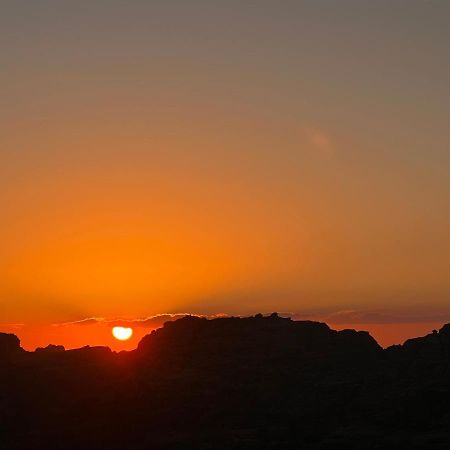 Oscar Hotel Petra Wadi Musa Buitenkant foto