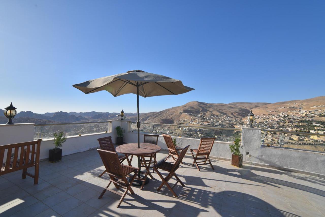 Oscar Hotel Petra Wadi Musa Buitenkant foto