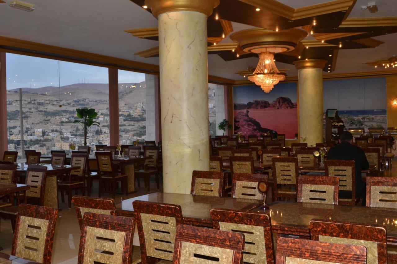 Oscar Hotel Petra Wadi Musa Buitenkant foto