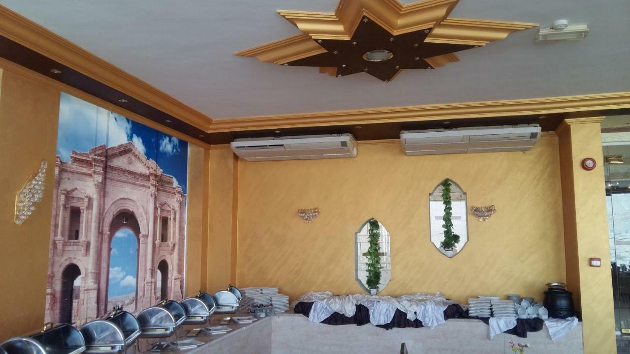 Oscar Hotel Petra Wadi Musa Buitenkant foto