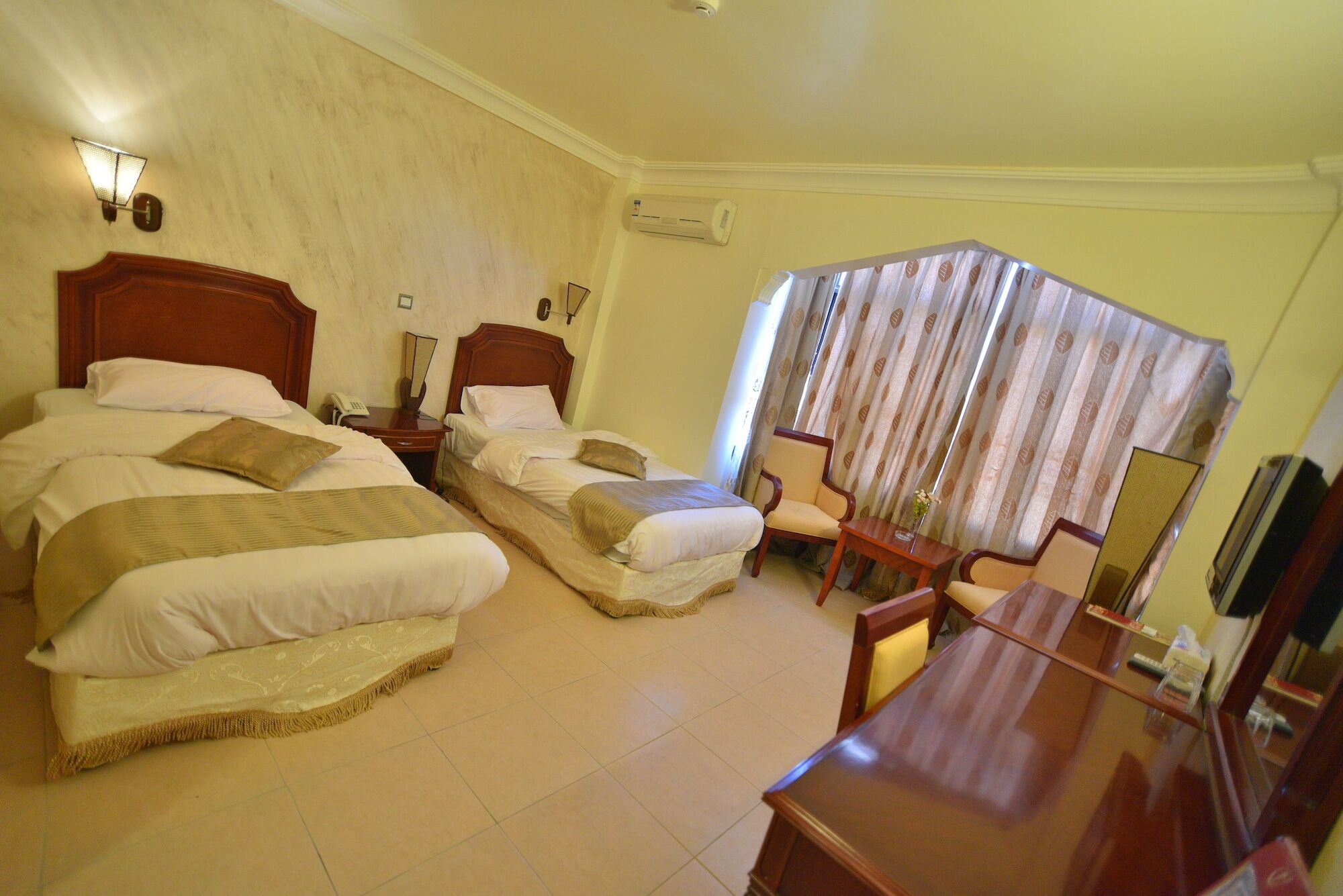 Oscar Hotel Petra Wadi Musa Buitenkant foto